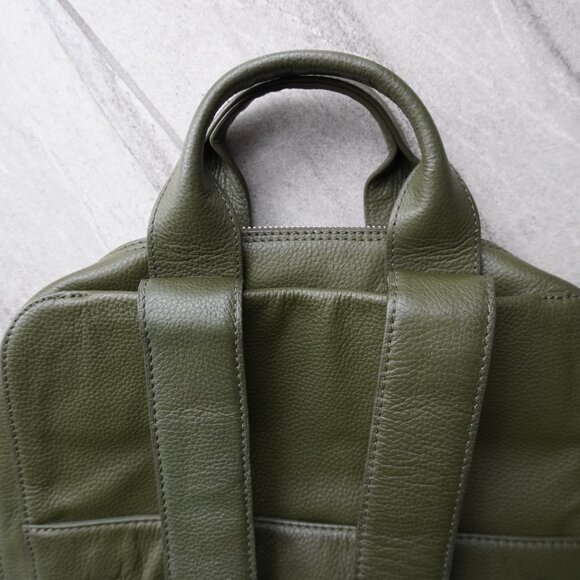 Moleskine Classic Device Bag Backpack – Green – Excellent Condition - Picture 13 of 16